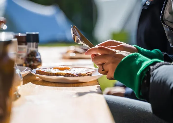 Bluecamp Oerol25- Tent&Breakfast
